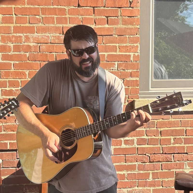 Elliott Brown - Acoustic Guitar